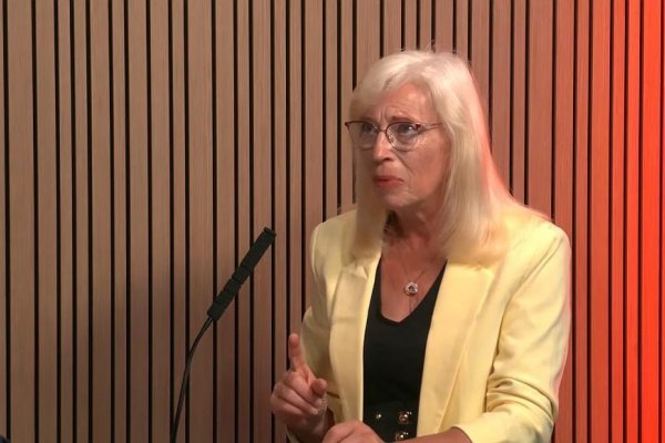 Iveta Radičová u Braňa Závodského: Fico delí voličov na svojich ľudí a na nepriateľov. Priority obyvateľov sú ale rovnaké