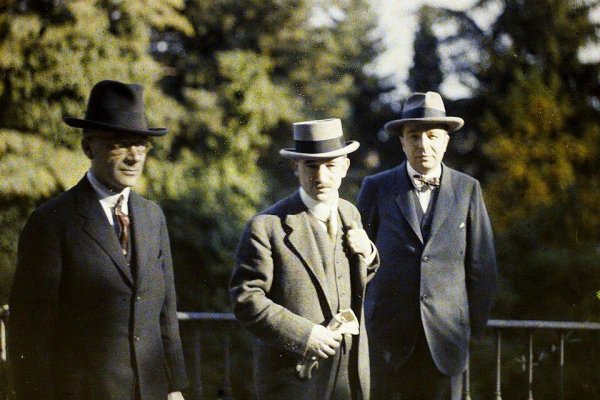 Jan Urban: Staviame sochy domnelým hrdinom, len aby sme nemuseli hovoriť o pravde