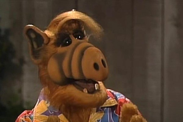 Alf: Sitkom, ktorého natáčanie komplikovala technická náročnosť aj hercova žiarlivosť