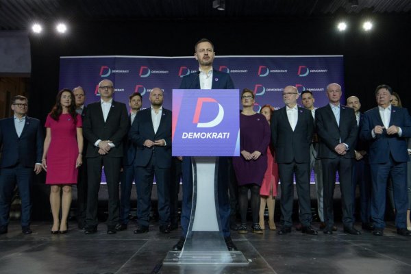 Štefan Hríb: Prichádzajú Demokrati?