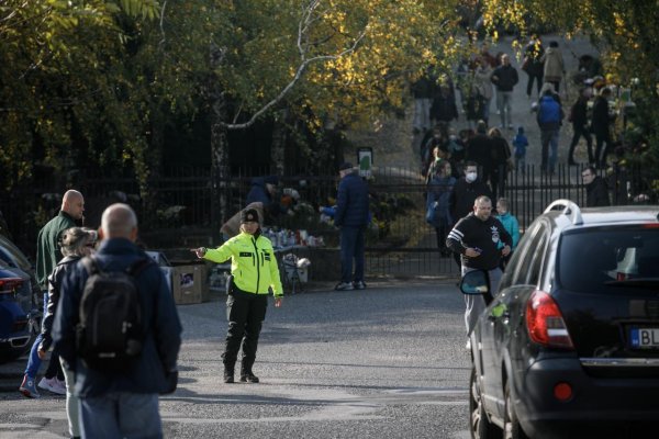 Na verejný poriadok a protipandemické opatrenia bude dohliadať viac policajtov