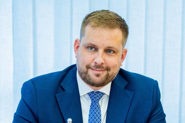 Hnutie Slovensko: Vláda nevie šetriť na sebe a ide šetriť na pacientoch