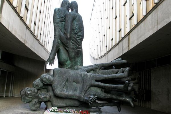 Do SNP sa zapojilo aj okolo 250 Poliakov