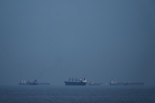 Macron vyzval lídrov G7, aby konali s cieľom obnoviť plavbu cez Hormuzský záliv