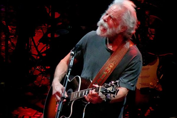 Bob Weir zomrel. Muž, ktorý držal Grateful Dead pohromade, aj keď sa rozpadali