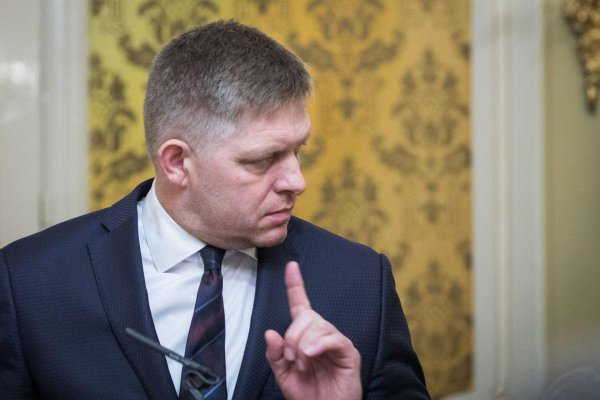 Robert Fico hrozí pádom vlády