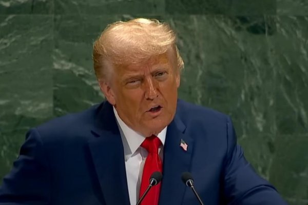 Trump v OSN varoval Európu pred kolapsom pre migráciu a zelenú energiu