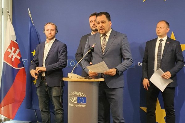 Bude Slovensko druhým Maďarskom? Kontroly popisujú rozkrádanie dotácií aj tlak na novinárov